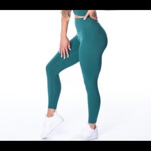 Balance Athleta Pants. 7/8 length pine color